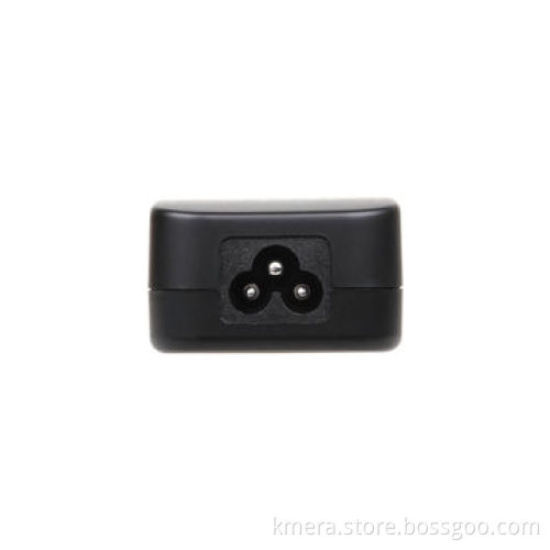 USB charger with 4 output port can charge 2 ipad and 2 iphone simultaneously/ total current is 6.8A